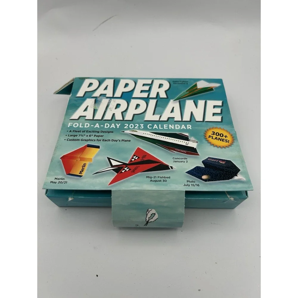 Paper Airplane-Fold-A-Day 2023 Calendar‎ Pilots Aviation